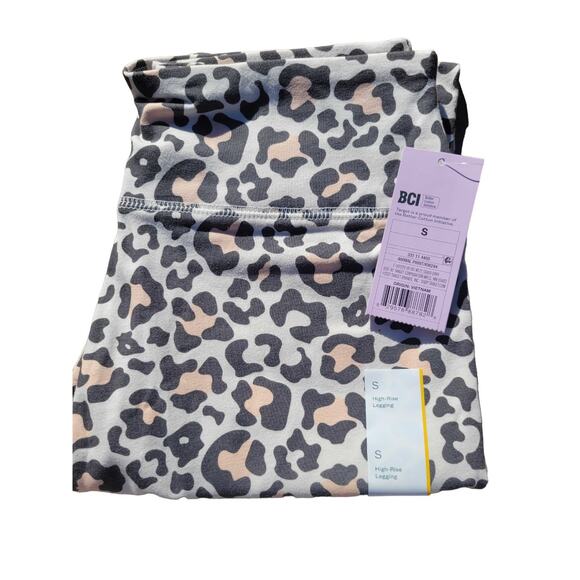 Women's Small  Beige Leopard Print High-Waisted Leggings - Picture 6 of 8